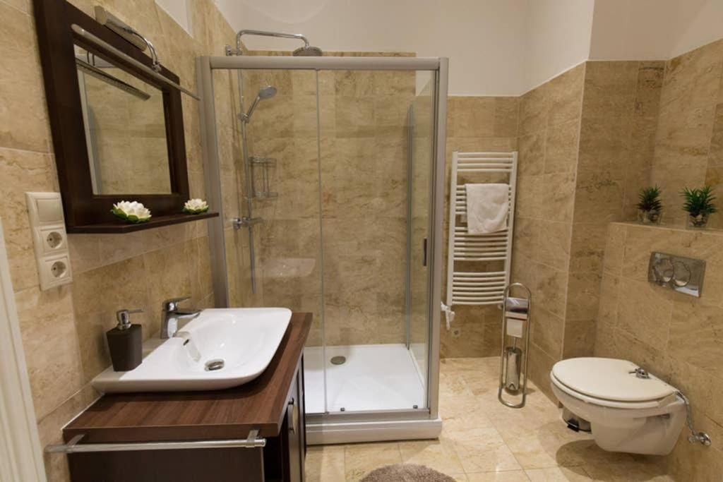 Elegant Apartment With Buda Castle View ブダペスト エクステリア 写真