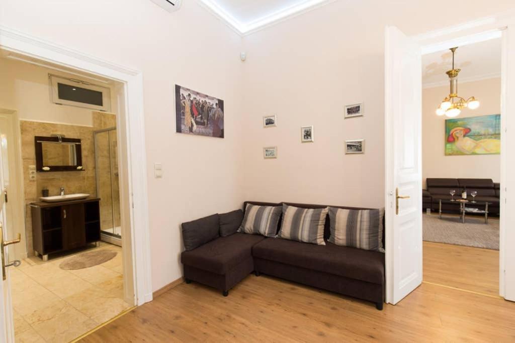 Elegant Apartment With Buda Castle View ブダペスト エクステリア 写真