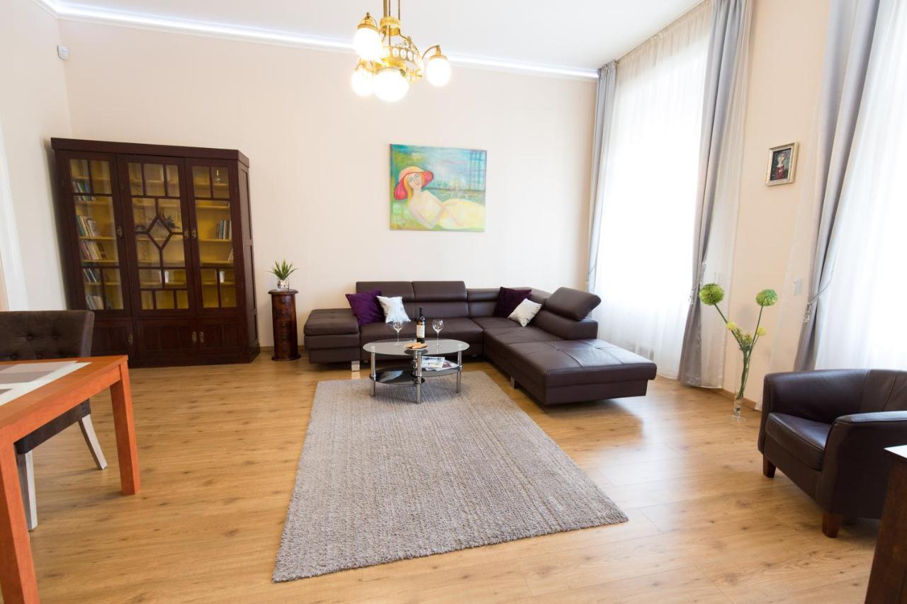 Elegant Apartment With Buda Castle View ブダペスト エクステリア 写真
