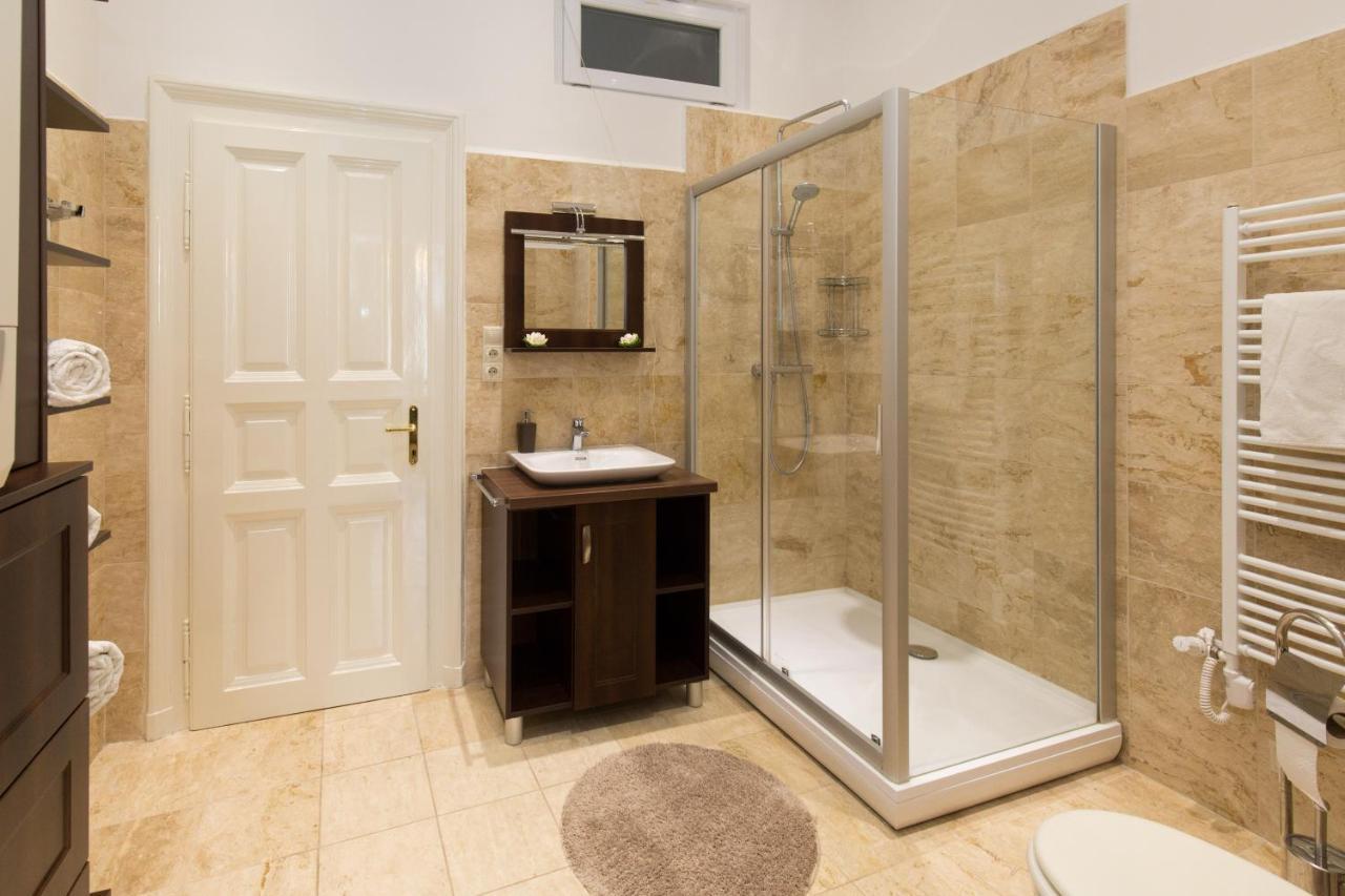 Elegant Apartment With Buda Castle View ブダペスト エクステリア 写真